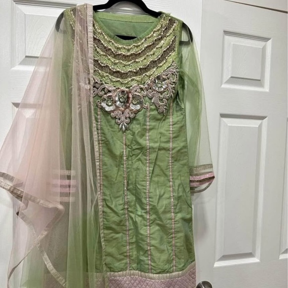Indian Style green and pink 3pcs suit with dupatta (scarf) - Picture 1 of 1